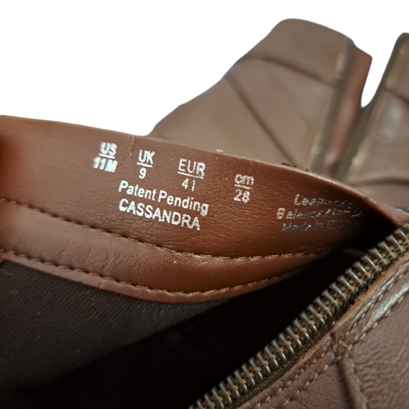 Ladies Naturalizer Cassandra Bootie. Sz 11M, in brown. - Picture 8 of 8